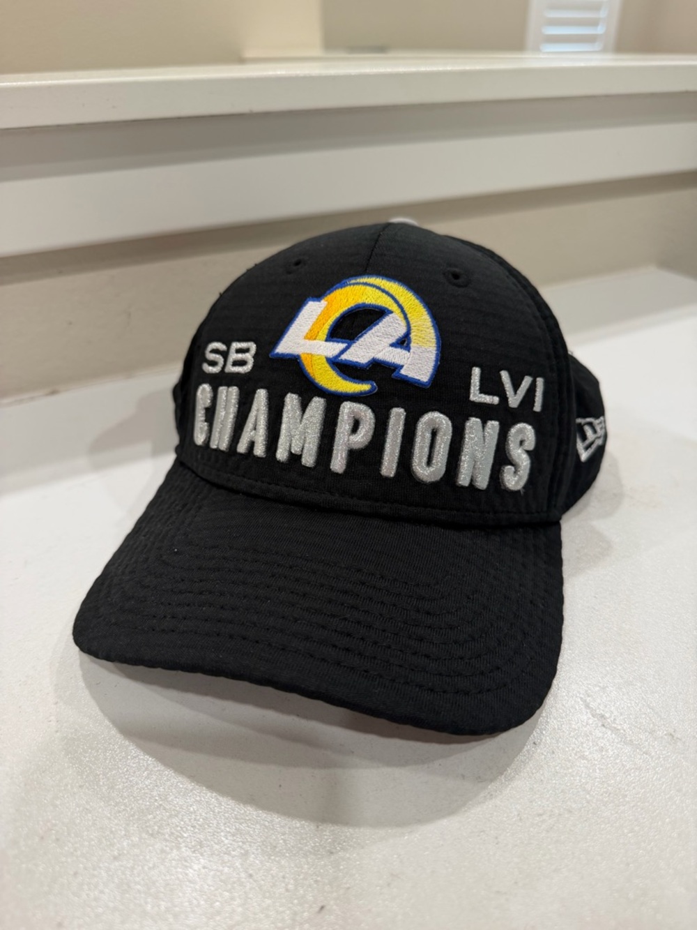 New Era 9FORTY RAMS Superboel Chanpions LVI Black and Gray Interior Tag Cap